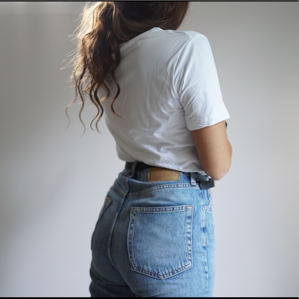 Frida | Basic Tee - Picture 2 of 3